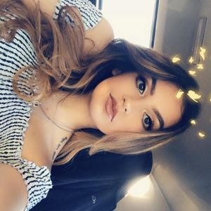 Meet your Posher, Yesenia